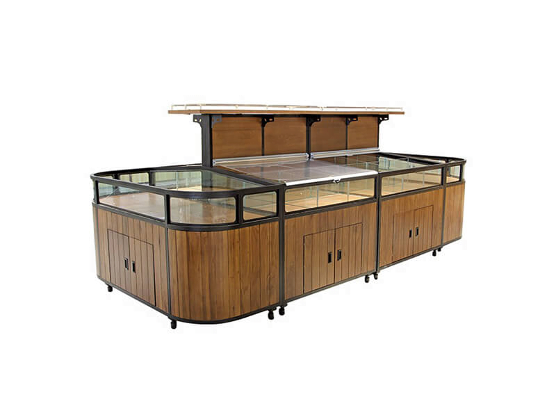 Why are steel and wood shelves more and more widely used?